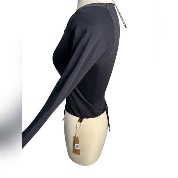 Brand New SKIMS Bodysuit! - Picture 3 of 5